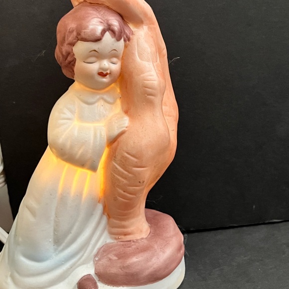 Night Light Child Sleeping in Hand of God Japan Vintage 6.25" Sanmyro Figurine - Picture 2 of 6